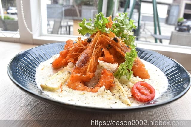 台中大里美食 | 食久茶事 波希米亞風咖啡廳（貨櫃屋） 戶外庭院用餐環境 慶生求婚抓周包場推薦
