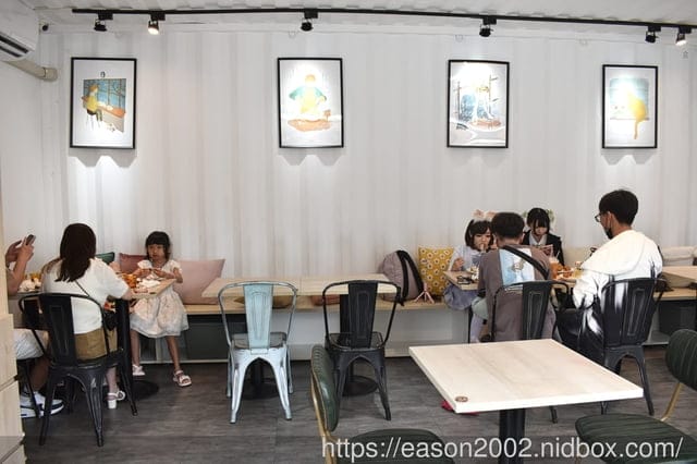 台中大里美食 | 食久茶事 波希米亞風咖啡廳（貨櫃屋） 戶外庭院用餐環境 慶生求婚抓周包場推薦
