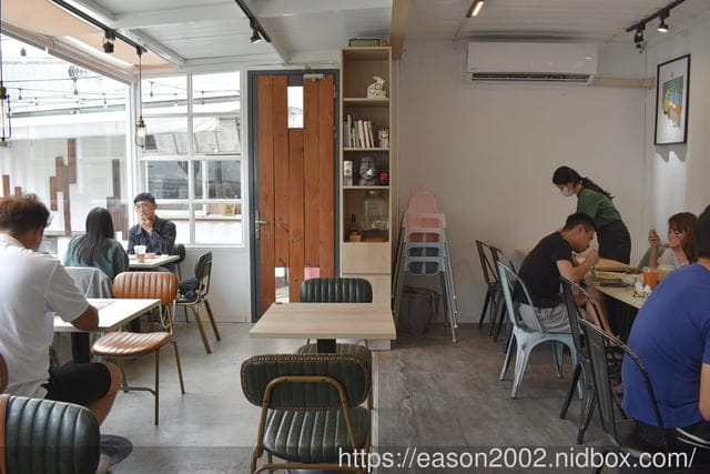 台中大里美食 | 食久茶事 波希米亞風咖啡廳（貨櫃屋） 戶外庭院用餐環境 慶生求婚抓周包場推薦