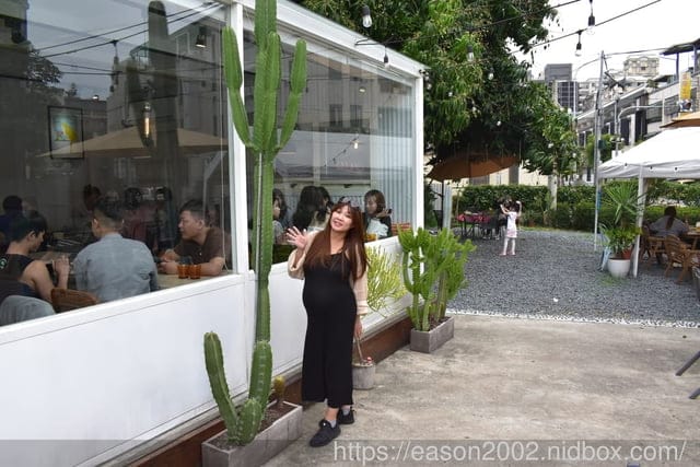 台中大里美食 | 食久茶事 波希米亞風咖啡廳（貨櫃屋） 戶外庭院用餐環境 慶生求婚抓周包場推薦