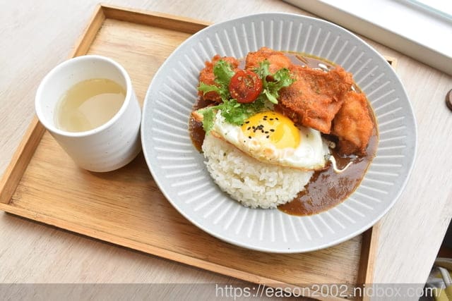 台中大里美食 | 食久茶事 波希米亞風咖啡廳（貨櫃屋） 戶外庭院用餐環境 慶生求婚抓周包場推薦