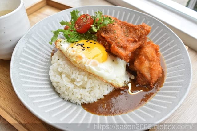台中大里美食 | 食久茶事 波希米亞風咖啡廳（貨櫃屋） 戶外庭院用餐環境 慶生求婚抓周包場推薦