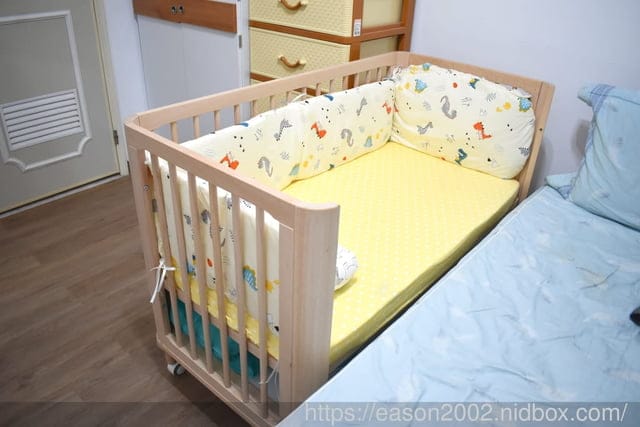 育兒好物推薦 | 【Snmartmom】原生初紋櫸木嬰兒床+杜邦立體防蹣透氣墊 歐洲進口山櫸木無油漆無甲醛 併接床邊床夜晚陪伴超輕鬆