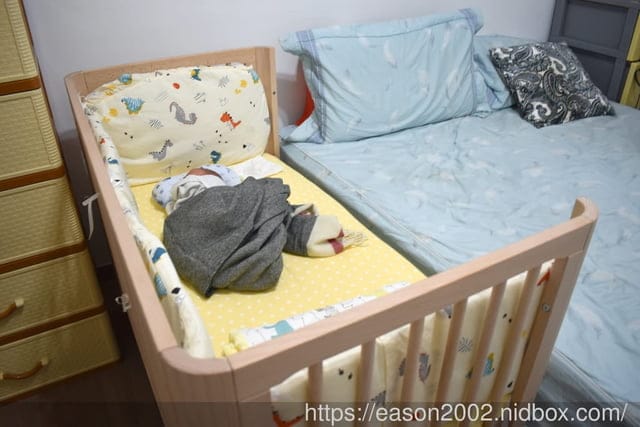 育兒好物推薦 | 【Snmartmom】原生初紋櫸木嬰兒床+杜邦立體防蹣透氣墊 歐洲進口山櫸木無油漆無甲醛 併接床邊床夜晚陪伴超輕鬆