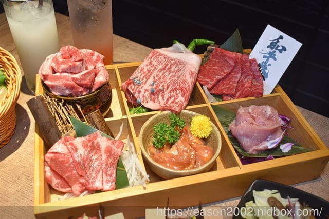 台北美食推薦 | 山上走走 日式無菜單燒肉專門店-台北華山店 頂級和牛燒肉套餐，周到的桌邊服務，享受最奢華的和牛饗宴