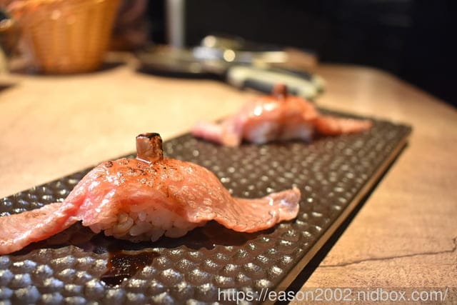 台北美食推薦 | 山上走走 日式無菜單燒肉專門店-台北華山店 頂級和牛燒肉套餐，周到的桌邊服務，享受最奢華的和牛饗宴