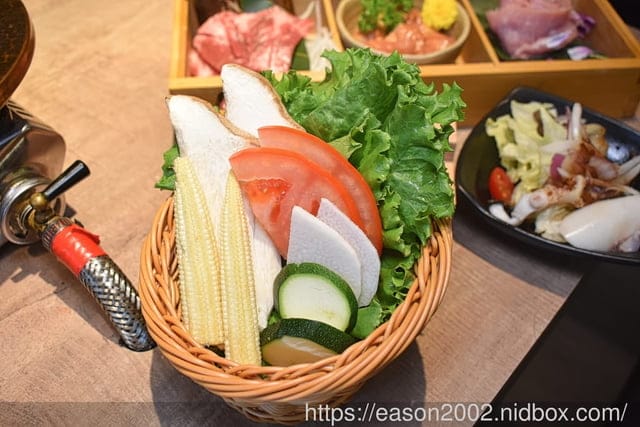 台北美食推薦 | 山上走走 日式無菜單燒肉專門店-台北華山店 頂級和牛燒肉套餐，周到的桌邊服務，享受最奢華的和牛饗宴