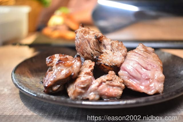 台北美食推薦 | 山上走走 日式無菜單燒肉專門店-台北華山店 頂級和牛燒肉套餐，周到的桌邊服務，享受最奢華的和牛饗宴