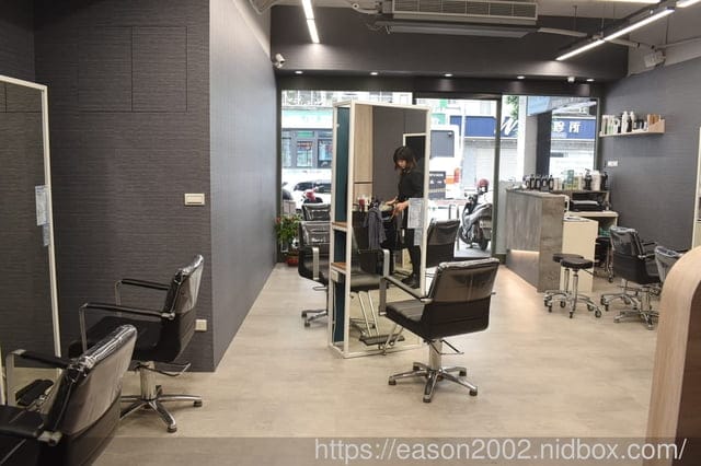中和染髮推薦 | WOR HAIR 中和店 女生染髮1500起，護髮全品項享買一送一，超划算！！！