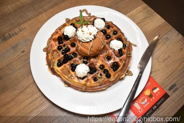 內湖不限時咖啡廳推薦 | 漫時生活 手工義式羅馬PIZZA、香噴噴的美味現烤鬆餅、手工義式冰淇淋，擁有上百個座位的超寬廣室內空間