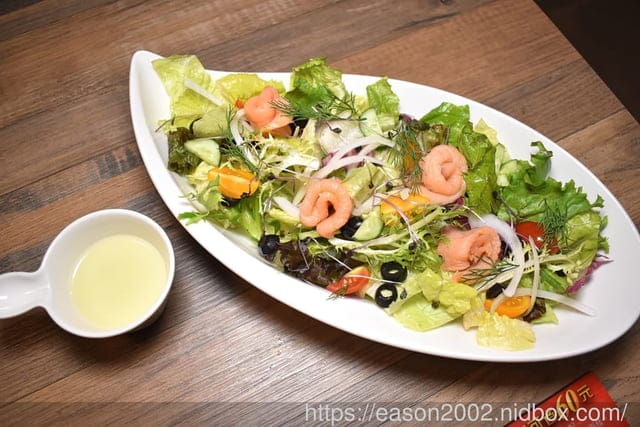 內湖不限時咖啡廳推薦 | 漫時生活 手工義式羅馬PIZZA、香噴噴的美味現烤鬆餅、手工義式冰淇淋，擁有上百個座位的超寬廣室內空間