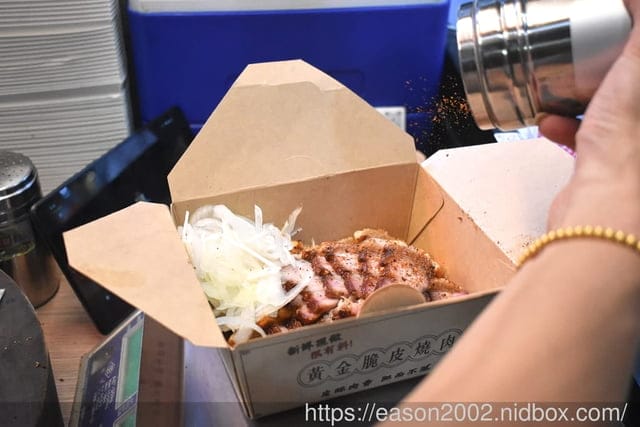 台北排隊美食推薦 | 品臻黃金脆皮燒肉-內湖店 金黃酥脆的卡滋燒肉真的給他 “狠” 邪惡