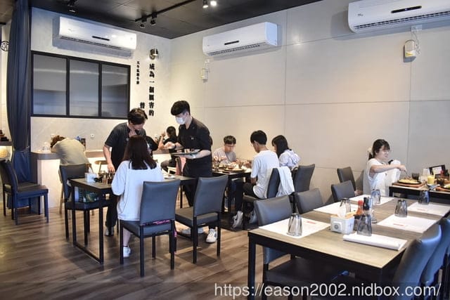 羅東美食 | 天牛私廚牛排 HEAVEN KITCHEN 不用淋醬就很好吃的牛排 雙拼重量級、升級套餐超飽足