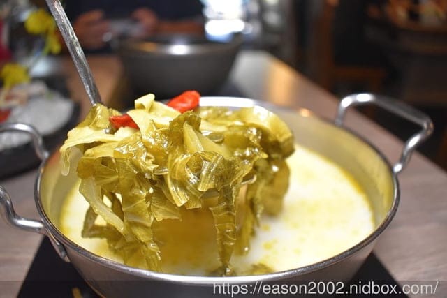 肉多多大變身 網路溫度計好感度，星等及聲量排行蟬聯兩年第一名 | 爆紅的石頭湯竟然在肉多多讓我吃到，難怪已經開了50家直營店 榜上有名的夜宵火鍋