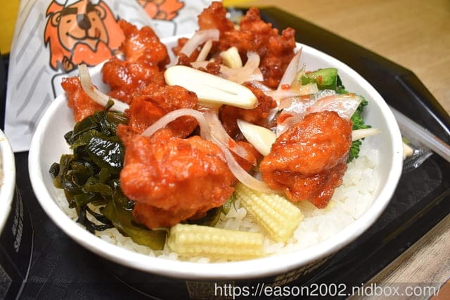 信義吳興商圈美食 | 炸鷄大獅台北醫大店 多達13種口味蓋飯+美味可口的古早味鷄肉魯汁，大師級的平價美食～！！！