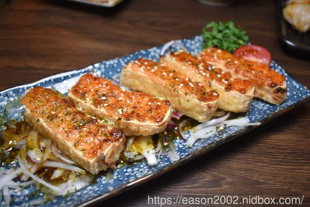 板橋美食推薦 | 香炬居酒屋 Google評論4.9顆星 推薦菜單：明太子臭豆腐