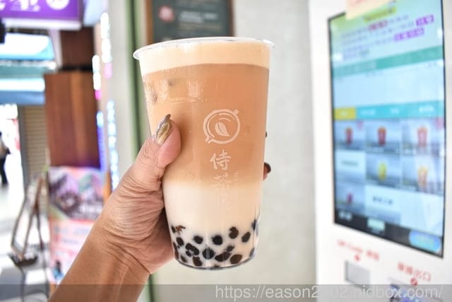 外送首選！全台唯一豆乳奶蓋專賣店 | 侍茶匠（天母芝山店）綿密 細緻 絲滑香濃的豆乳奶蓋 堅持使用漩茶技術 現點現漩杯杯現萃