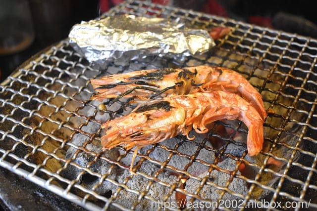 日式炭火燒烤吃到飽推薦 | 神來一爐燒肉永和店 日式炭火燒烤吃到飽 30 種以上新鮮食材隨你挑！15 種配料調製黃金比例獨門沾醬配方 全新搭配超享受！現點現切肉片、草蝦、鱸魚任你點、自助吧冰淇淋、啤酒