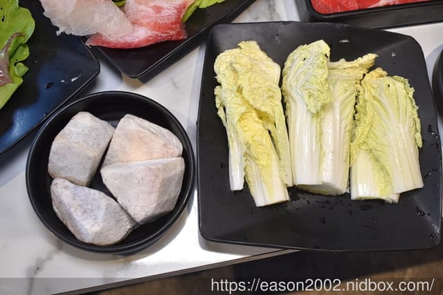 頭份小火鍋 | 潮鮮鍋 頭份店 堅持使用原塊肉切片 平價火鍋也能享受自助吧無限量供應