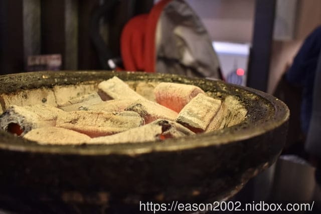 日式炭火燒烤吃到飽推薦 | 神來一爐燒肉永和店 日式炭火燒烤吃到飽 30 種以上新鮮食材隨你挑！15 種配料調製黃金比例獨門沾醬配方 全新搭配超享受！現點現切肉片、草蝦、鱸魚任你點、自助吧冰淇淋、啤酒