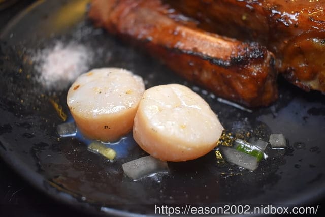 日式炭火燒烤吃到飽推薦 | 神來一爐燒肉永和店 日式炭火燒烤吃到飽 30 種以上新鮮食材隨你挑！15 種配料調製黃金比例獨門沾醬配方 全新搭配超享受！現點現切肉片、草蝦、鱸魚任你點、自助吧冰淇淋、啤酒