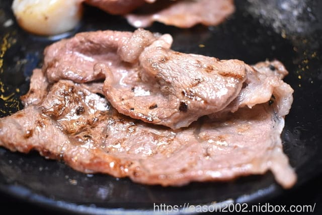日式炭火燒烤吃到飽推薦 | 神來一爐燒肉永和店 日式炭火燒烤吃到飽 30 種以上新鮮食材隨你挑！15 種配料調製黃金比例獨門沾醬配方 全新搭配超享受！現點現切肉片、草蝦、鱸魚任你點、自助吧冰淇淋、啤酒