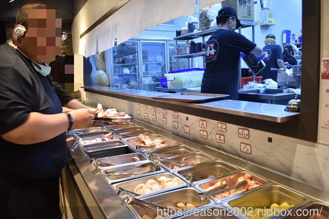 桃園、林口韓式燒肉推薦 | 豬對有燒烤吃到飽 林口文化店 不分平假日全時段 NT$439/1人燒肉吃到飽 自助式無限量供應 新鮮食材 飲料吧 冰淇淋 爆米花 韓式開胃小菜 熟食區