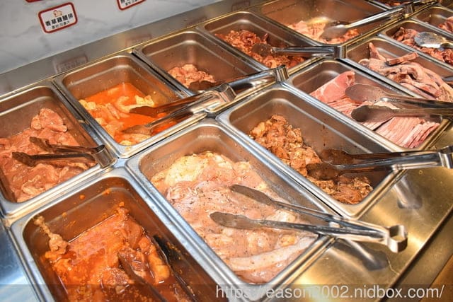 桃園、林口韓式燒肉推薦 | 豬對有燒烤吃到飽 林口文化店 不分平假日全時段 NT$439/1人燒肉吃到飽 自助式無限量供應 新鮮食材 飲料吧 冰淇淋 爆米花 韓式開胃小菜 熟食區