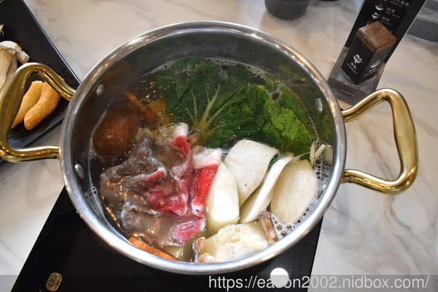 桃園新開幕火鍋推薦 | 全新火鍋品牌【涮金鍋和風涮涮鍋】特別嚴選黃金雞熬雞湯為湯底的雞湯火鍋 誰說吃火鍋不能喝湯！？ 蔬食自助吧 飲料吧 無限量供應