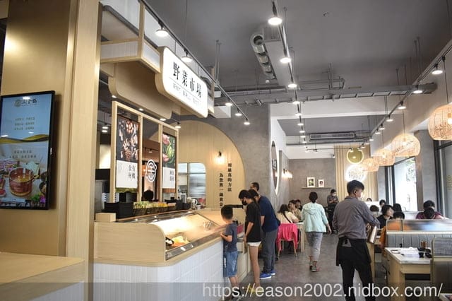 桃園新開幕火鍋推薦 | 全新火鍋品牌【涮金鍋和風涮涮鍋】特別嚴選黃金雞熬雞湯為湯底的雞湯火鍋 誰說吃火鍋不能喝湯！？ 蔬食自助吧 飲料吧 無限量供應