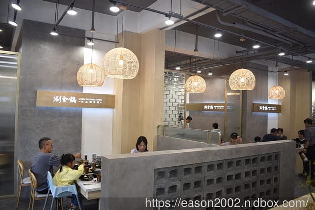 桃園新開幕火鍋推薦 | 全新火鍋品牌【涮金鍋和風涮涮鍋】特別嚴選黃金雞熬雞湯為湯底的雞湯火鍋 誰說吃火鍋不能喝湯！？ 蔬食自助吧 飲料吧 無限量供應