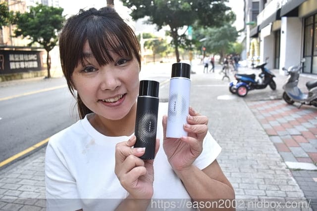 柏瑞美定粧噴霧好用嗎！？ | 妝前、妝後都可以使用的PRAMY柏瑞美國際版 無酒精、低敏配方 還能隨身攜帶，維持整日完美妝效