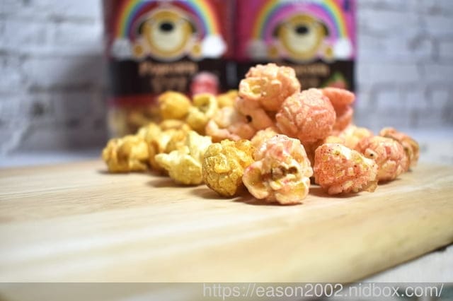 開架零食推薦 | Malulu 瑪魯魯爆米花 可愛討喜的日本「第一守護神犬」MALULU瑪魯魯 大人風龍蝦口味 v.s 孩子氣的草莓風味