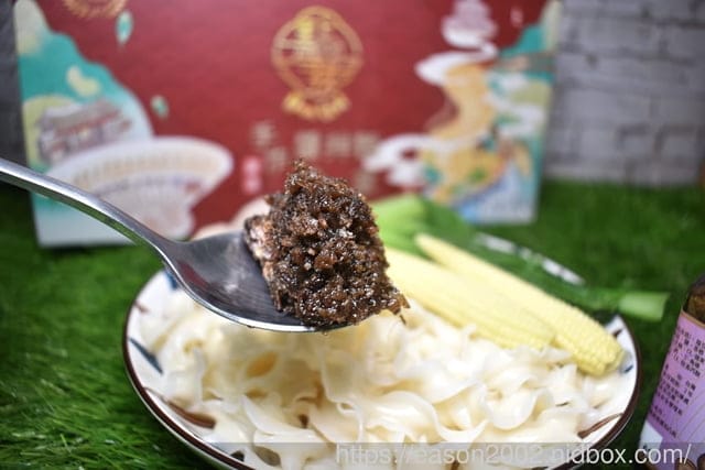 彰化伴手禮推薦-饗禮點我  | 饗禮點我·送禮選我 彰化關廟麵+香菇香椿醬 堅持日曬，麵條口感就是彈牙 堅持手抄，零味精、零防腐劑，健康無負擔