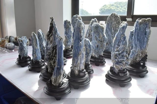 桃園水晶批發零售推薦 | 恬芯晶品各式天然水晶礦石批發零售(桃園八德)開運水晶 紫晶洞 巴西烏拉圭水晶 價格 晶鎮晶片 造型水晶風水擺飾 瑪瑙聚寶盆 骨幹水晶 收藏挑選