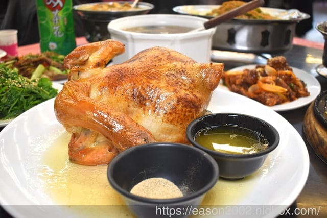 宜蘭窯烤雞推薦 | 宜蘭百匯窯烤雞餐廳/二連霸榮獲十大好食餐廳 濃郁薰香窯烤雞，肉質鮮嫩不乾柴 人氣美食 五更腸旺 二度得獎關鍵