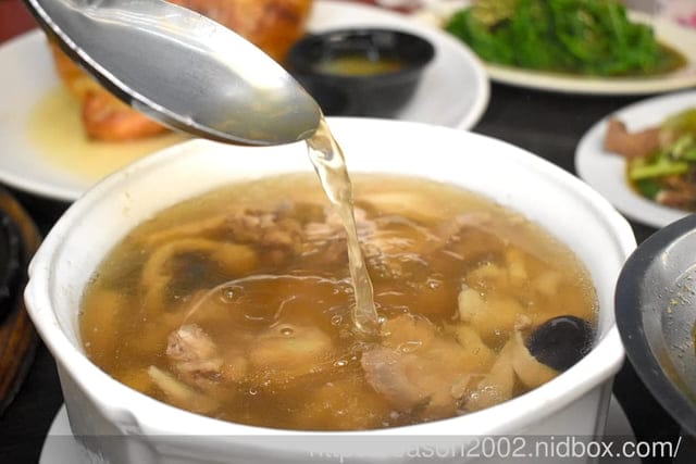 宜蘭窯烤雞推薦 | 宜蘭百匯窯烤雞餐廳/二連霸榮獲十大好食餐廳 濃郁薰香窯烤雞，肉質鮮嫩不乾柴 人氣美食 五更腸旺 二度得獎關鍵