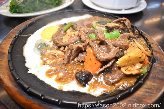 宜蘭窯烤雞推薦 | 宜蘭百匯窯烤雞餐廳/二連霸榮獲十大好食餐廳 濃郁薰香窯烤雞，肉質鮮嫩不乾柴 人氣美食 五更腸旺 二度得獎關鍵