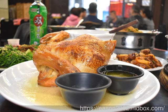 宜蘭窯烤雞推薦 | 宜蘭百匯窯烤雞餐廳/二連霸榮獲十大好食餐廳 濃郁薰香窯烤雞，肉質鮮嫩不乾柴 人氣美食 五更腸旺 二度得獎關鍵