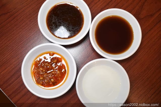 台北美食 | 虎記餃子世貿店 脆皮煎餃+拉麵 中華擔擔麵 輕鬆價格體驗日本中華食堂文化