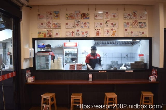 台北美食 | 虎記餃子世貿店 脆皮煎餃+拉麵 中華擔擔麵 輕鬆價格體驗日本中華食堂文化