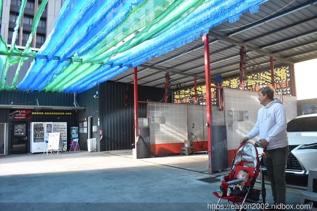 竹北手工洗車推薦 | 洗來登汽車美容中心 佔地200坪大型手工兼自助洗車美容中心 聘請國際級汽車美容師傅領其深耕十年以上專業美容團隊