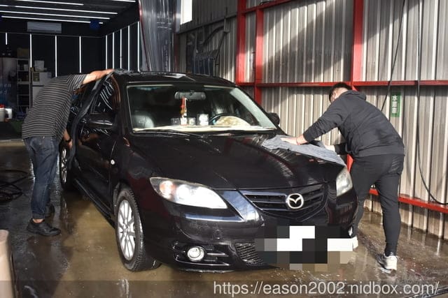 竹北手工洗車推薦 | 洗來登汽車美容中心 佔地200坪大型手工兼自助洗車美容中心 聘請國際級汽車美容師傅領其深耕十年以上專業美容團隊