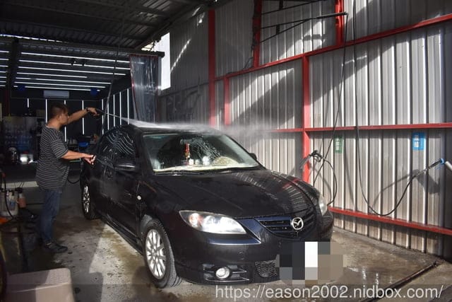 竹北手工洗車推薦 | 洗來登汽車美容中心 佔地200坪大型手工兼自助洗車美容中心 聘請國際級汽車美容師傅領其深耕十年以上專業美容團隊