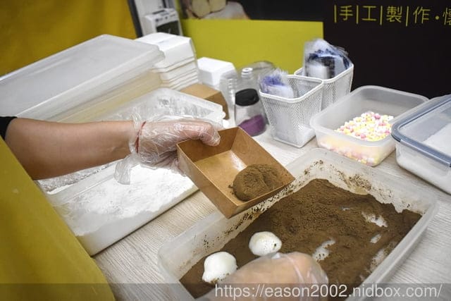 台中伴手禮 | 芳塢碼頭專業麻糬 傳統美食新突破 莓友朵起來 季節限定（新鮮草莓+傳統麻糬+手作餡料）