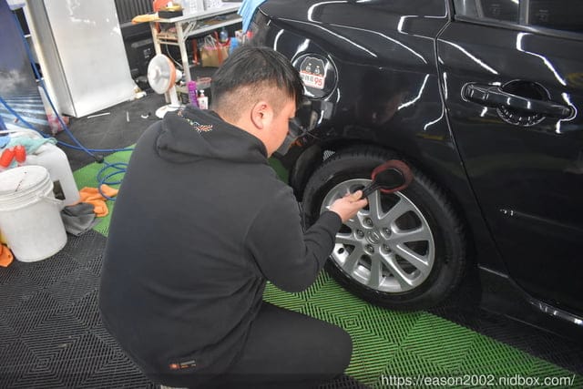 竹北手工洗車推薦 | 洗來登汽車美容中心 佔地200坪大型手工兼自助洗車美容中心 聘請國際級汽車美容師傅領其深耕十年以上專業美容團隊