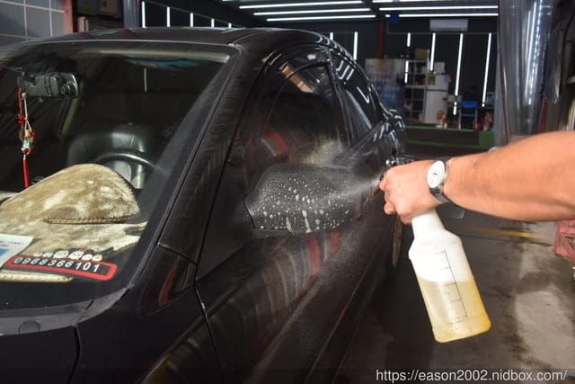 竹北手工洗車推薦 | 洗來登汽車美容中心 佔地200坪大型手工兼自助洗車美容中心 聘請國際級汽車美容師傅領其深耕十年以上專業美容團隊