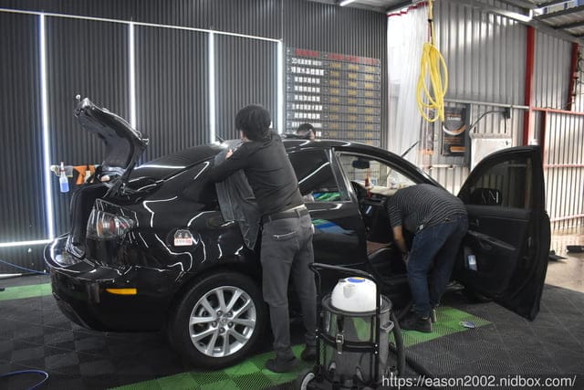 竹北手工洗車推薦 | 洗來登汽車美容中心 佔地200坪大型手工兼自助洗車美容中心 聘請國際級汽車美容師傅領其深耕十年以上專業美容團隊