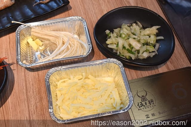 桃園燒肉吃到飽餐廳推薦 | 伍將日式燒肉火鍋吃到飽-南崁店 最低只要NT$698 就可以享受精緻燒肉、火鍋自助吧、飲料吧、冰淇淋吧（Cold Stone、卡比索）、甜點櫃、熟食區、啤酒暢飲 無限量供應