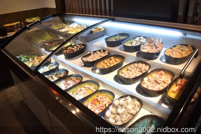 桃園燒肉吃到飽餐廳推薦 | 伍將日式燒肉火鍋吃到飽-南崁店 最低只要NT$698 就可以享受精緻燒肉、火鍋自助吧、飲料吧、冰淇淋吧（Cold Stone、卡比索）、甜點櫃、熟食區、啤酒暢飲 無限量供應